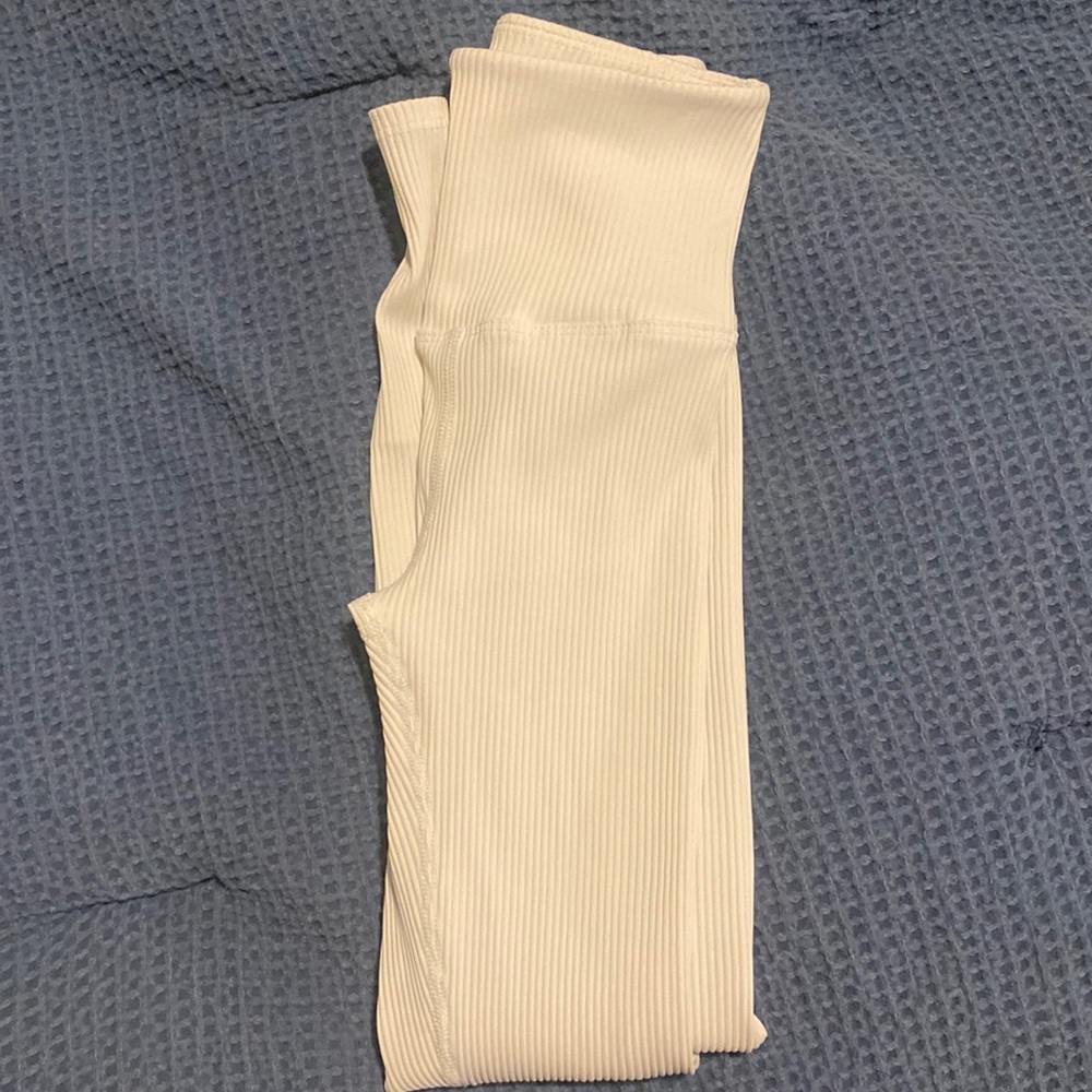 Carbon 38 white ribbed 7/8 leggings